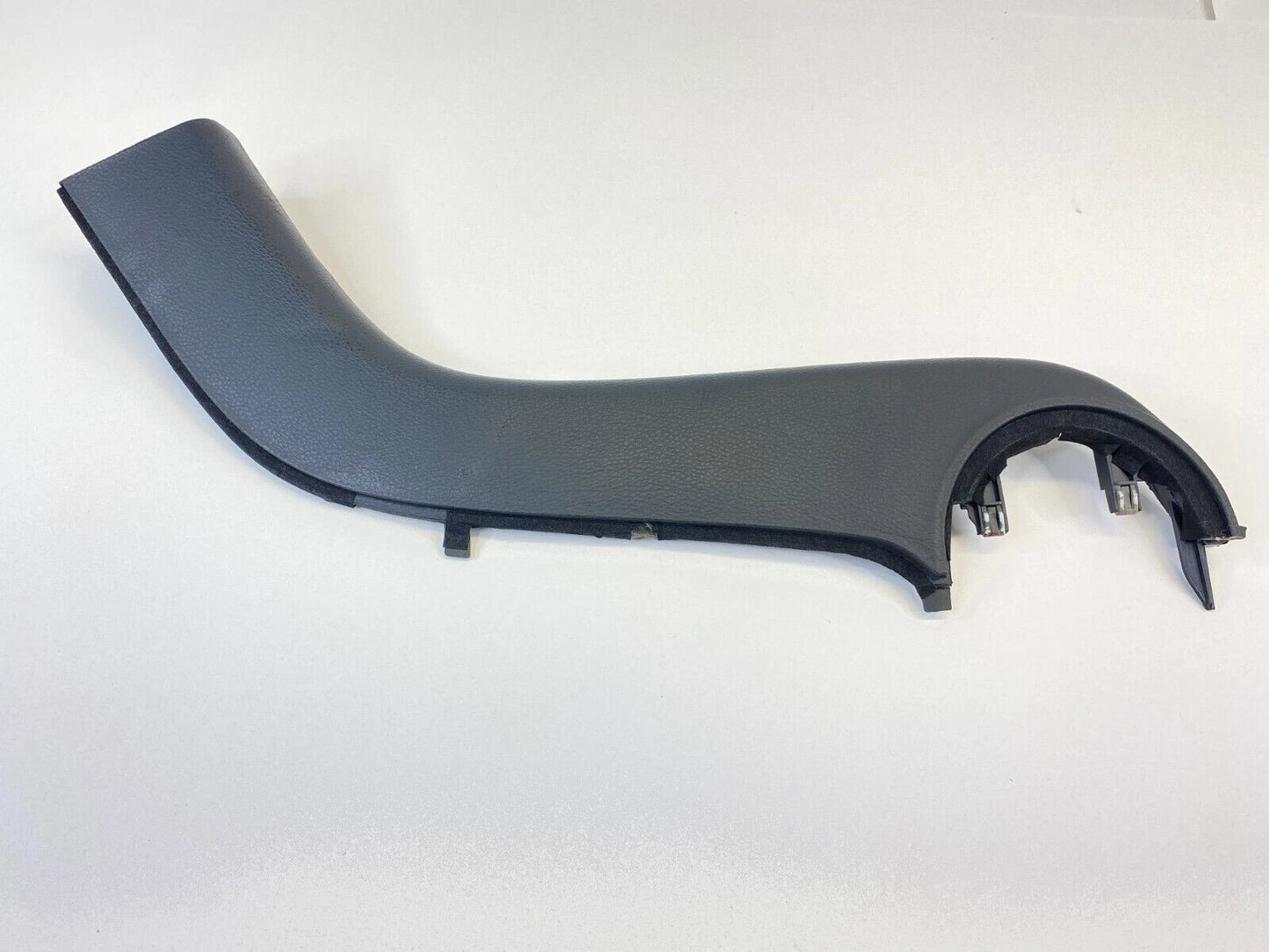 05 06 INFINITI G35 SEDAN RIGHT PASSENGER CENTER CONSOLE TRIM BEZEL 68420AC700