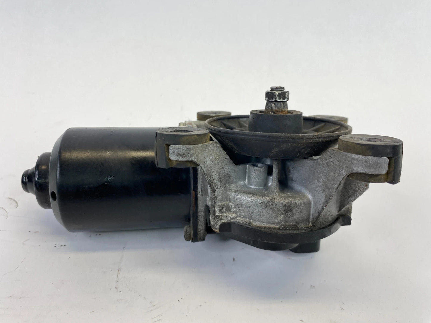 2000-2006 TOYOTA TUNDRA FRONT WINDSHIELD WIPER MOTOR ASSEMBLY 85110-0C020