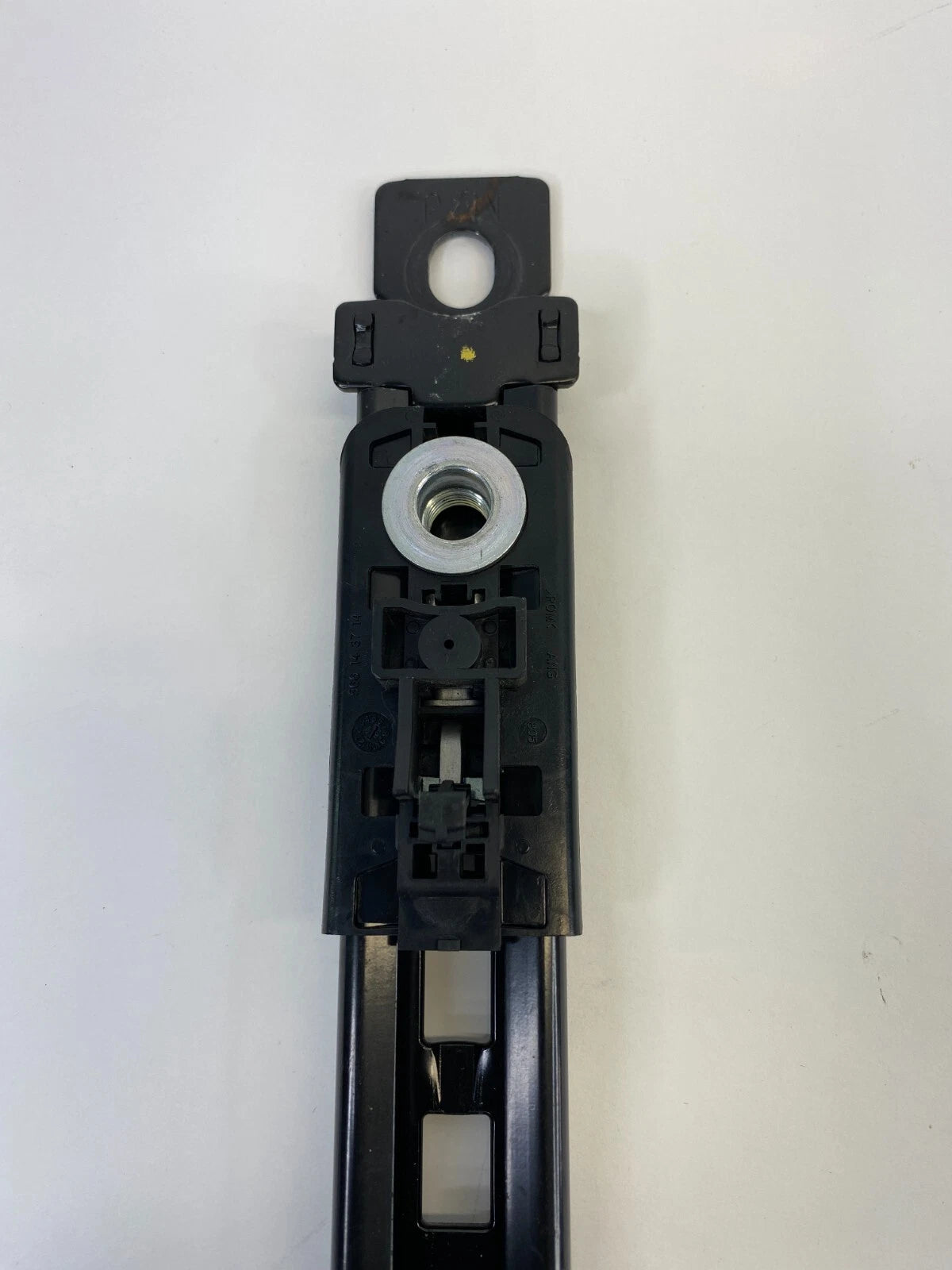 2007-2011 HYUNDAI ACCENT 3-DR FRONT RIGHT SEAT BELT HEIGHT ADJUSTER 5116340E1A