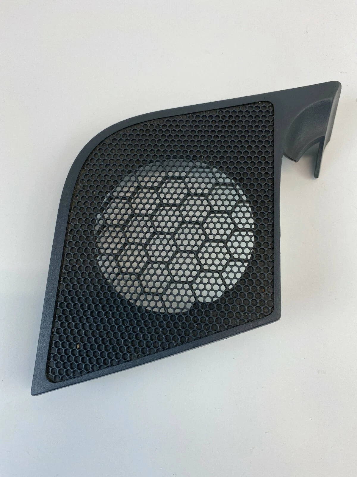 2005-2010 JEEP GRAND CHEROKEE FRONT LEFT DASH SPEAKER COVER GRILLE 5KB01TRM OEM