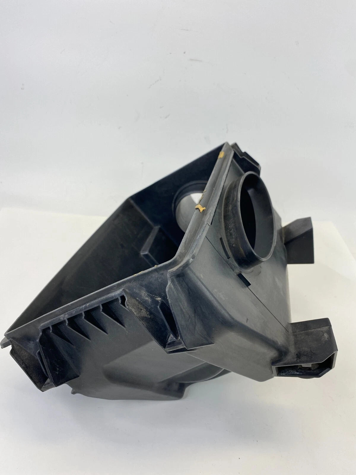 2009-2012 FORD ESCAPE 3.0L AIR INTAKE LOWER COVER ASSEMBLY OEM 9L84-9A622-BF