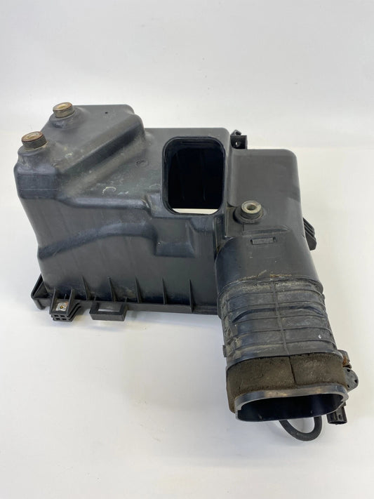 2004-2006 TOYOTA CAMRY 3.0L LOWER AIR INTAKE CLEANER FILTER BOX OEM 17701-0A100