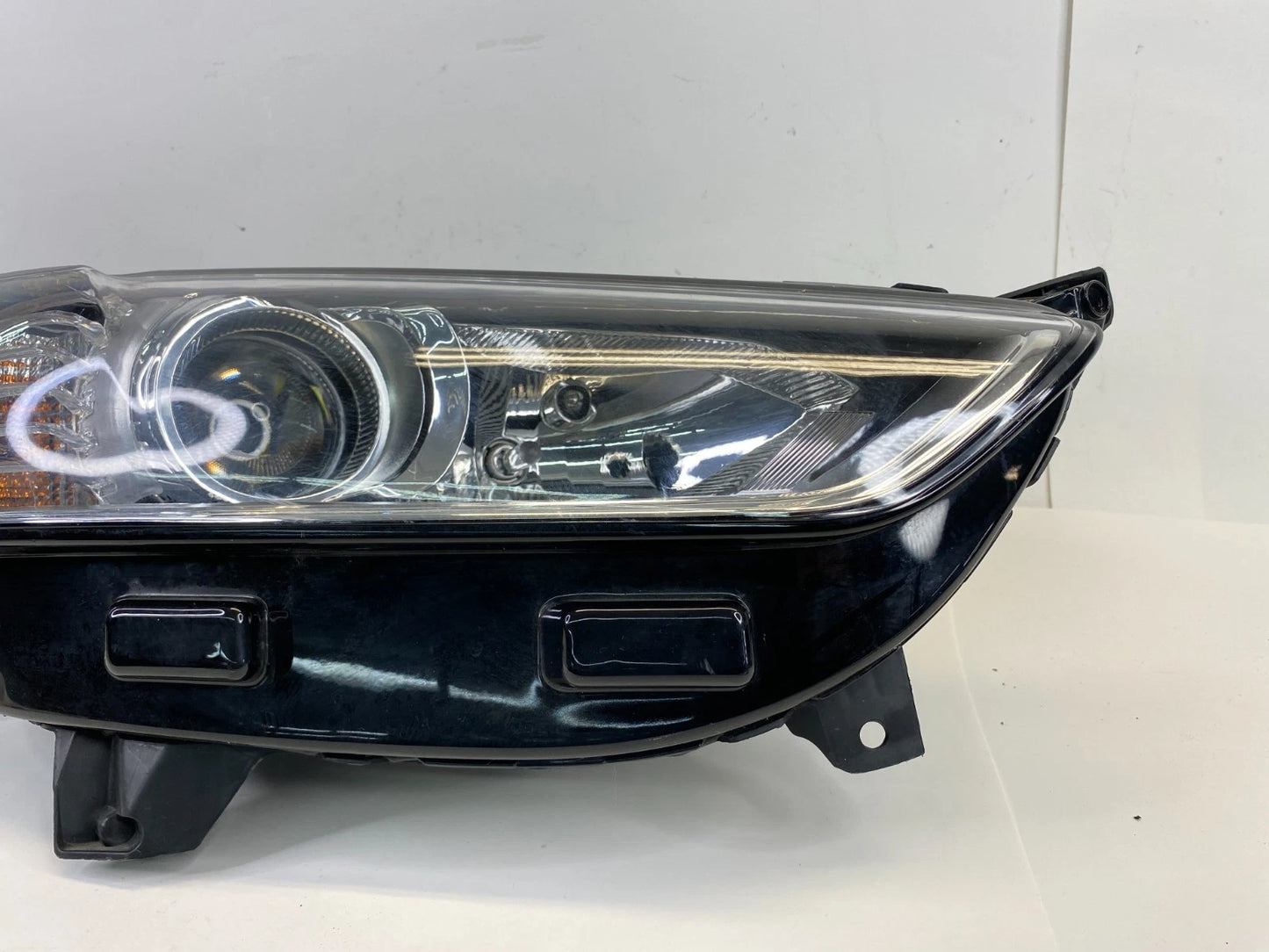 2013-2016 FORD FUSION FRONT RIGHT PASSENGER HEADLIGHT HEADLAMP OEM