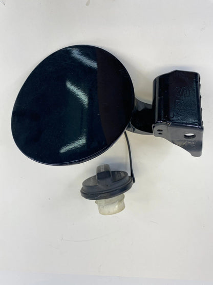 2014-2019 Kia Soul WAGON Fuel Filler Door w/Gas Tank Cap Lid 69510-B2000