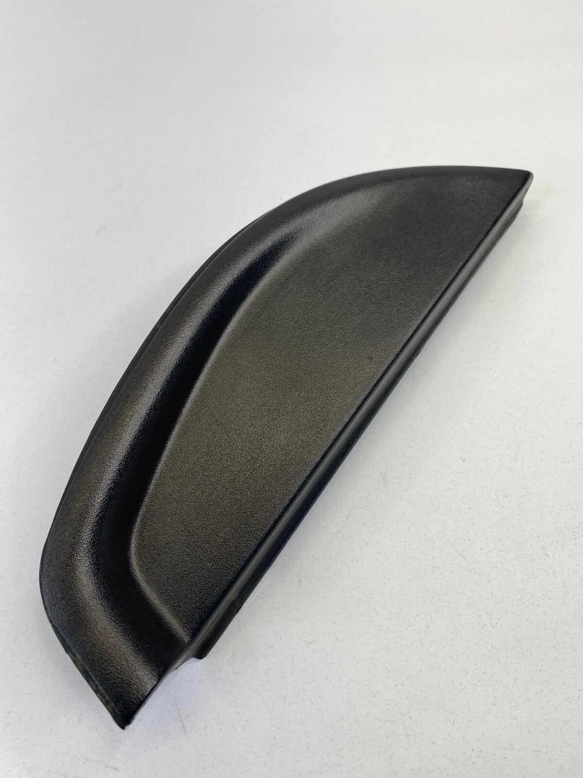 2000-2005 DODGE NEON REAR RIGHT SIDE DOOR EXTERIOR CORNER COVER TRIM 04888606