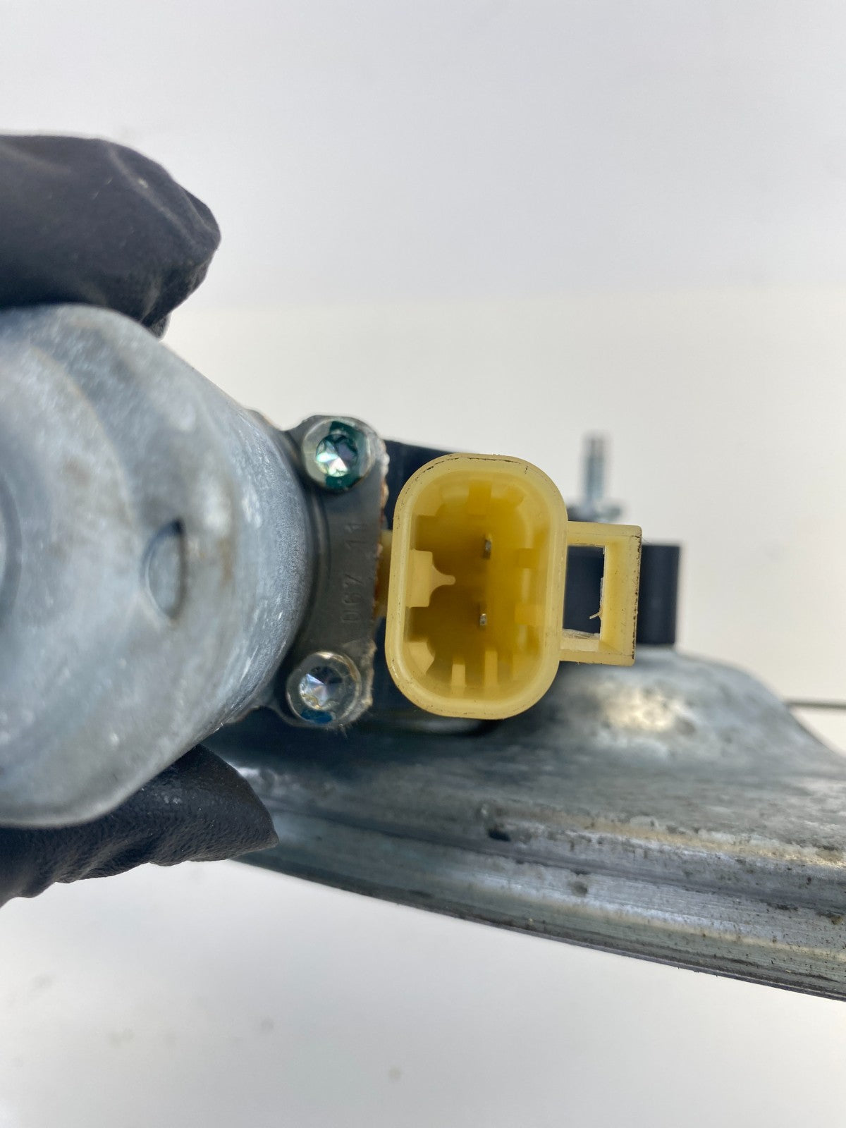 2008-2012 Buick Enclave Rear Left Back Side Door Window Motor w/ Regulator