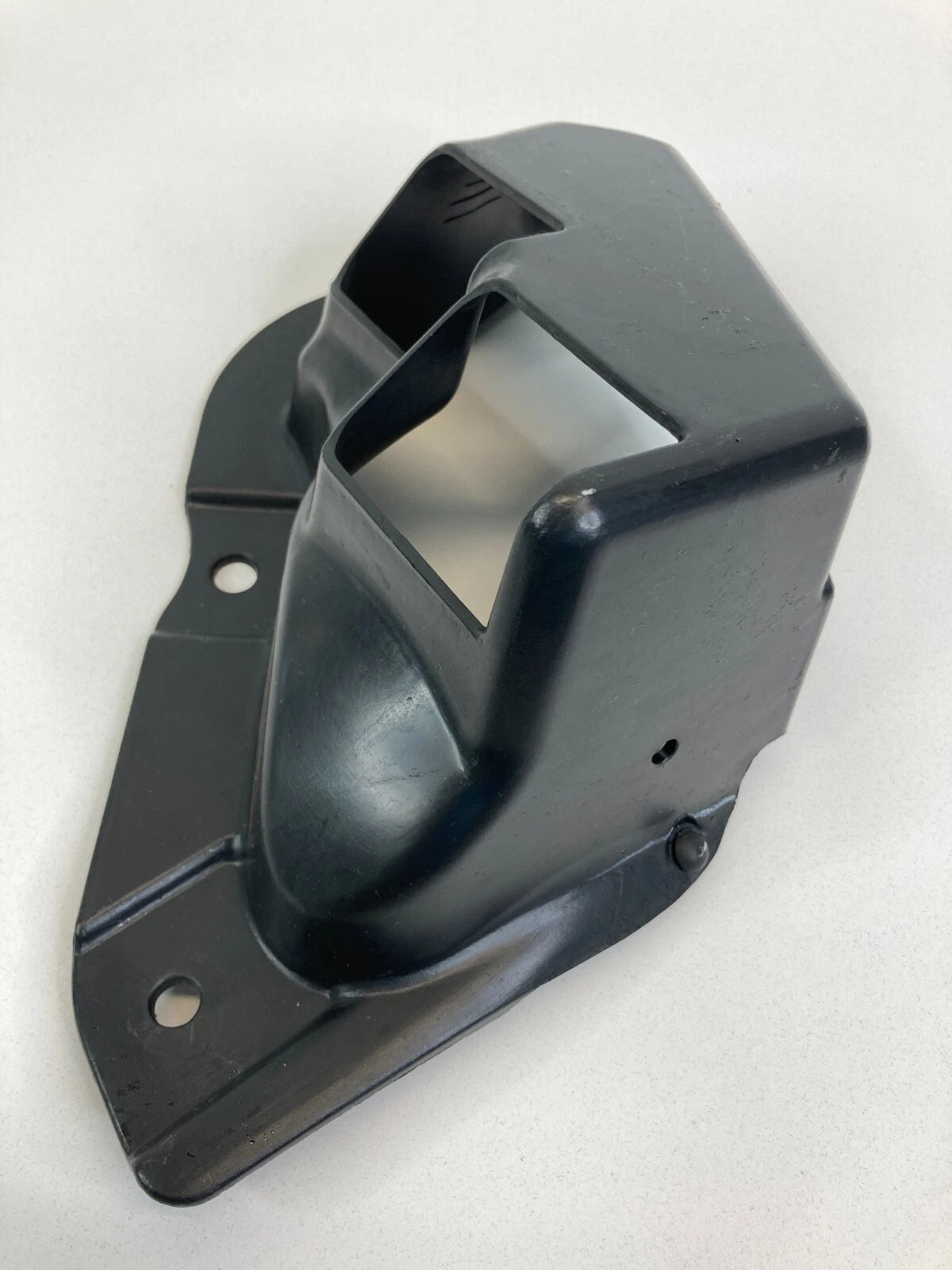 2007-2010 CHRYSLER SEBRING REAR LEFT TAILLIGHT HOUSING COVER TRIM 04389921AD OEM