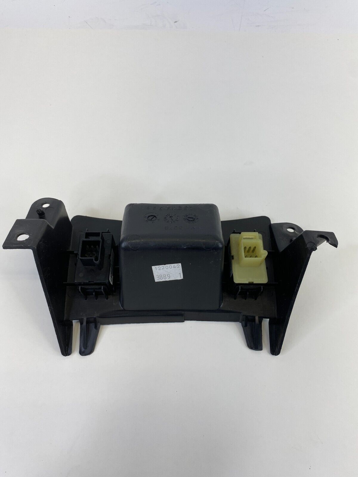 2003-2005 Saturn Vue Center Dash Tray w/ Heated Seat Switch Control 15234596 OEM