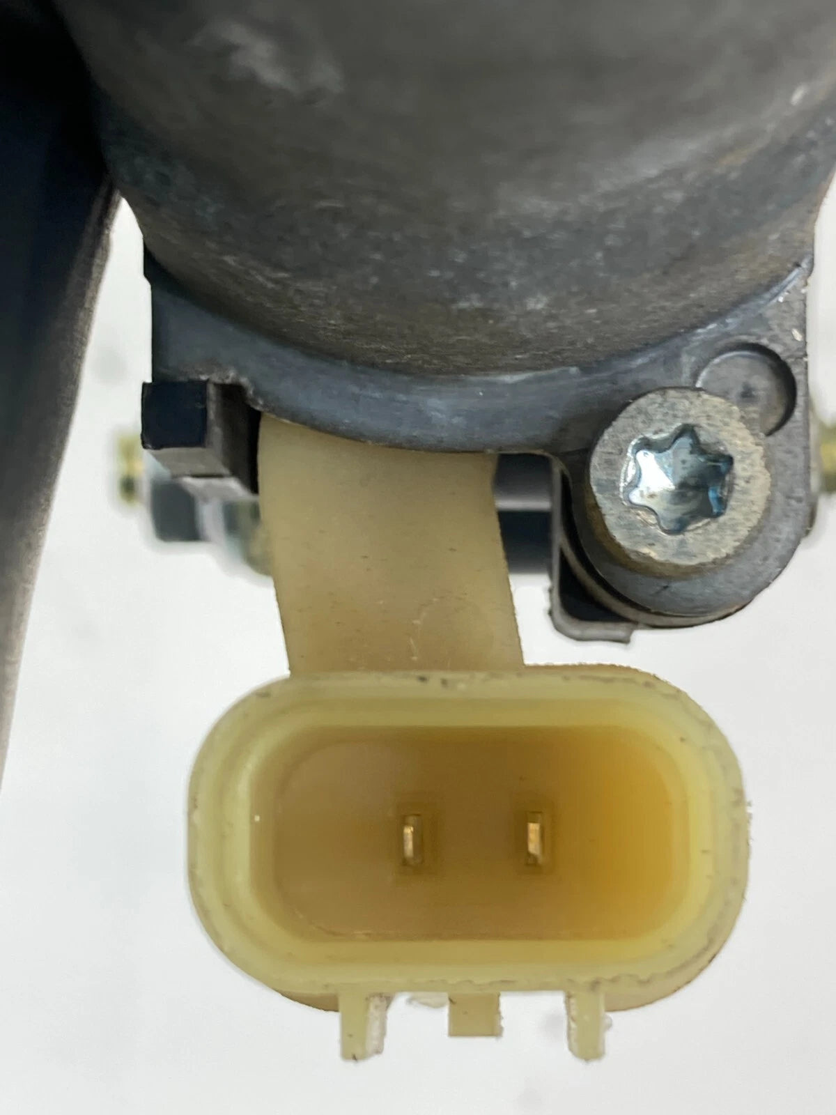 2006-2011 HYUNDAI ACCENT SEDAN FRONT RIGHT PASSENGER POWER WINDOW MOTOR OEM