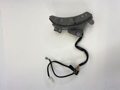 2004-2010 Toyota Sienna Steering Wheel Audio Volume Control Switch 75B037 OEM