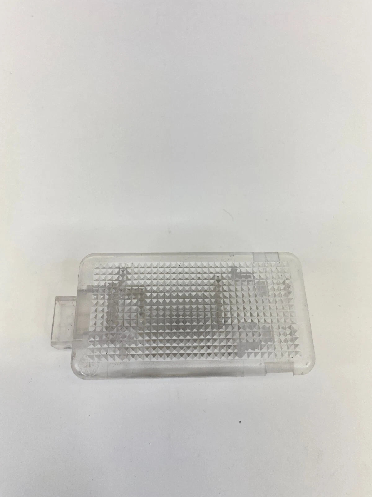 2008-2011 VOLVO XC70 WAGON INNER TRUNK CARGO AREA COURTESY LIGHT LAMP 30754448