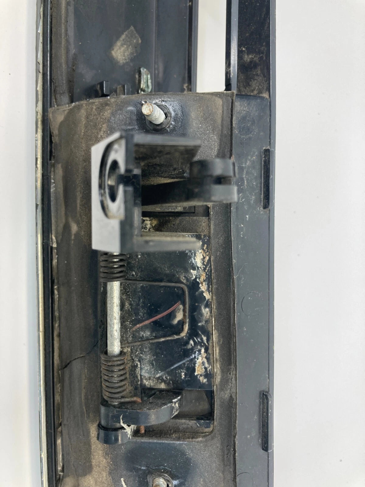 08-10 CHRYSLER TOWN & COUNTRY REAR LIFTGATE TAILGATE TRIM PANEL MOLDING CHROME