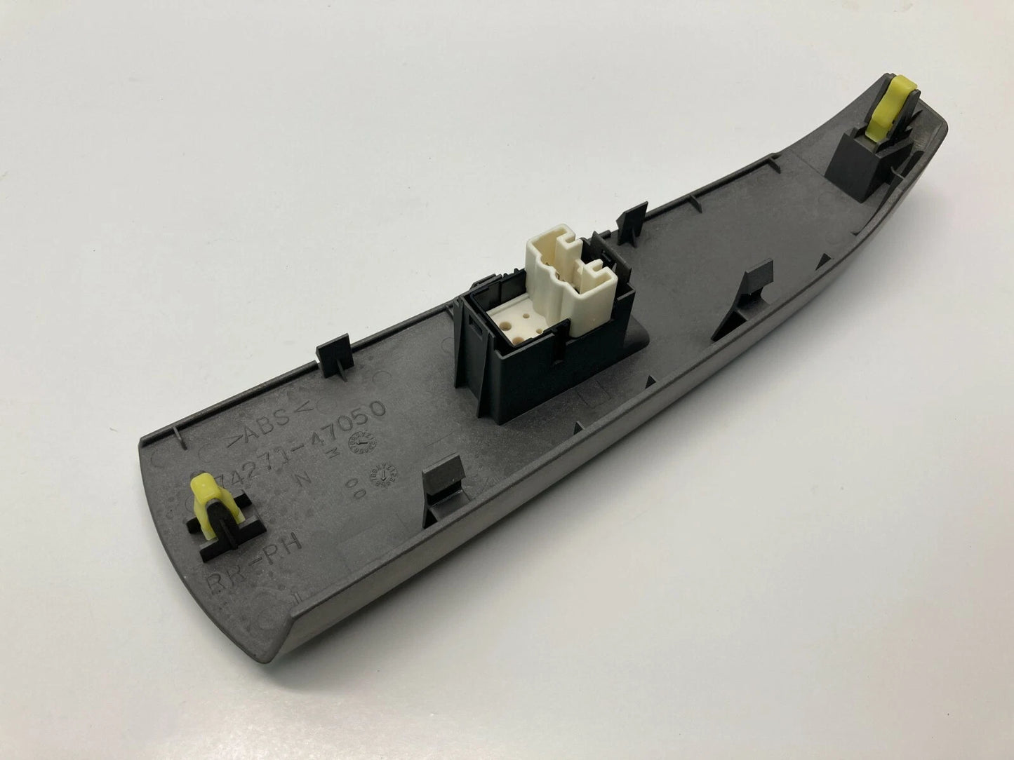 04-09 TOYOTA PRIUS REAR RIGHT DOOR WINDOW CONTROL SWITCH BEZEL OEM 7427147050
