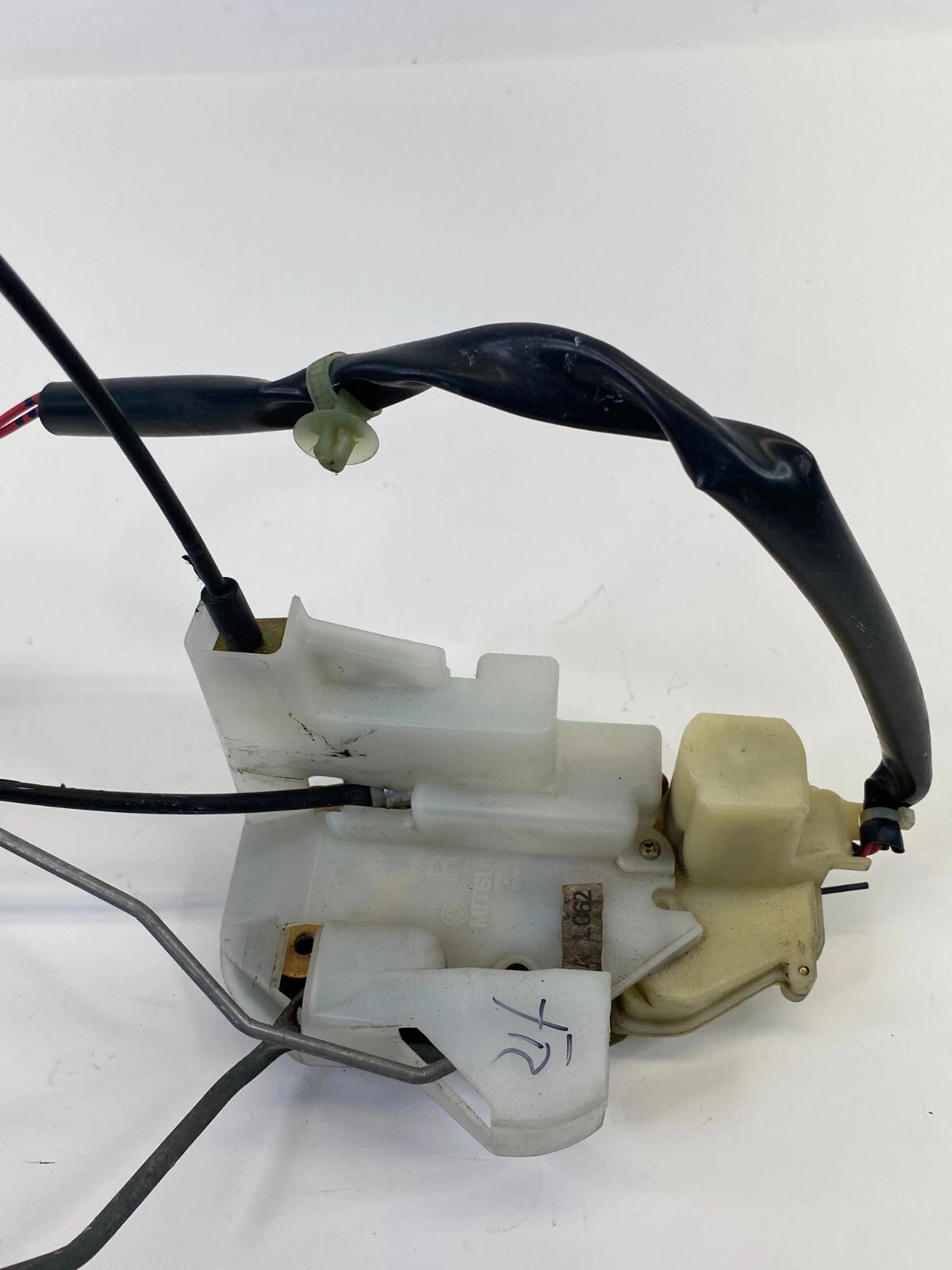 00 01 MAZDA MPV FRONT RIGHT PASSENGER SIDE DOOR POWER LOCK LATCH ACTUATOR OEM