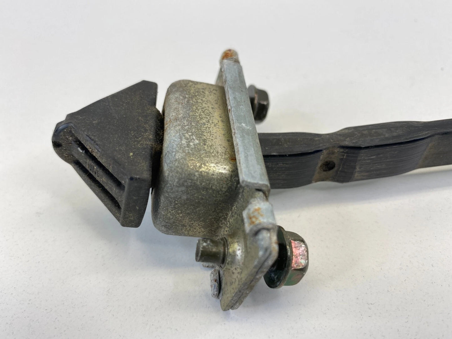 04-09 MAZDA 3 MAZDA3 REAR LEFT SIDE DOOR CHECK STOPPER STOP HINGE DETENT OEM