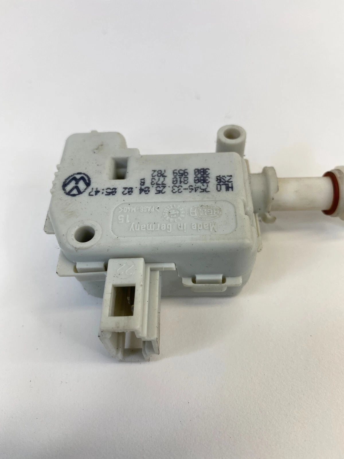 98-05 VOLKSWAGEN PASSAT WAGON FUEL DOOR RELEASE LATCH ACTUATOR OEM 3B0810773B