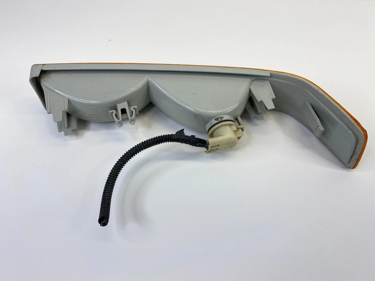1998-2004 CHEVROLET S10 FRONT RIGHT FR RH PARK TURN SIGNAL LAMP LIGHT OEM