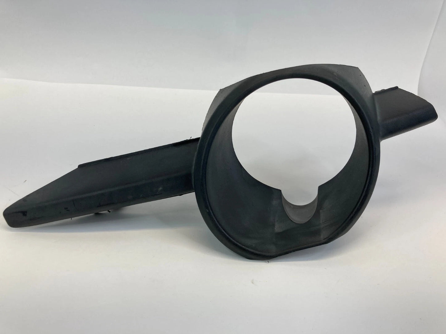 2008-2011 CHRYSLER TOWN & COUNTRY FRONT RIGHT BUMPER FOG LIGHT TRIM 5113234 OEM