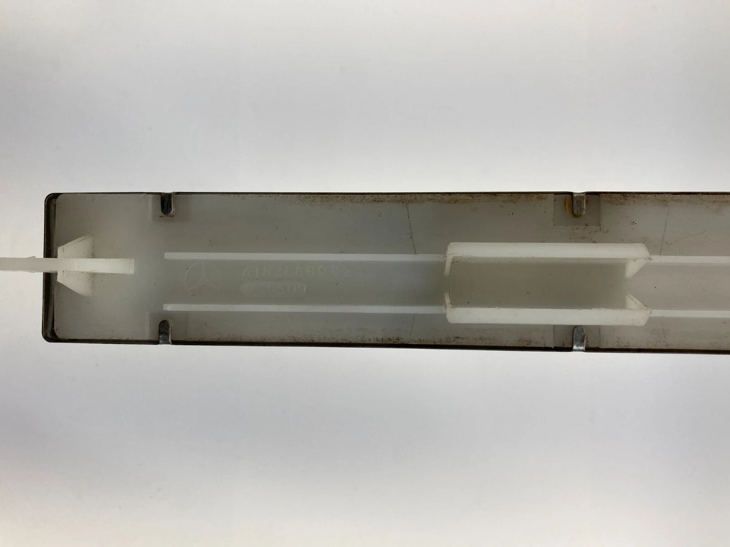 2002 2003 MERCEDES-BENZ ML 320 FRONT RIGHT DOOR SCUFF SILL TRIM PLATE OEM