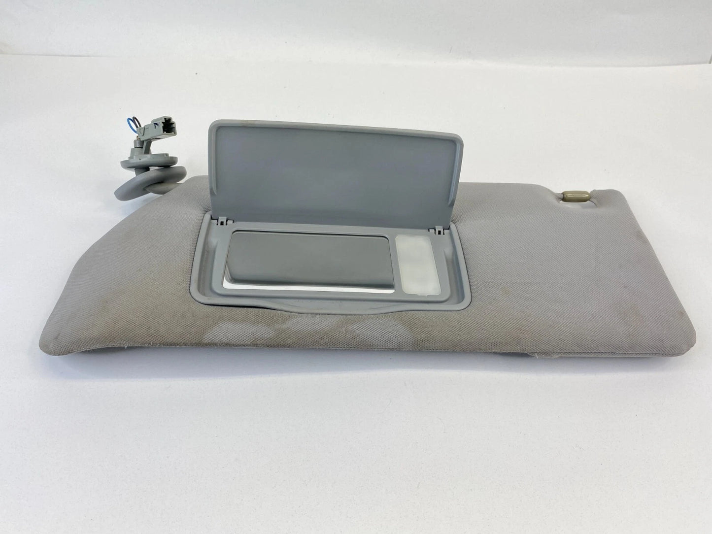 2005 2006 2007 HONDA ODYSSEY LEFT DRIVER SIDE SUNVISOR SUN VISOR SHADE W/ LIGHT