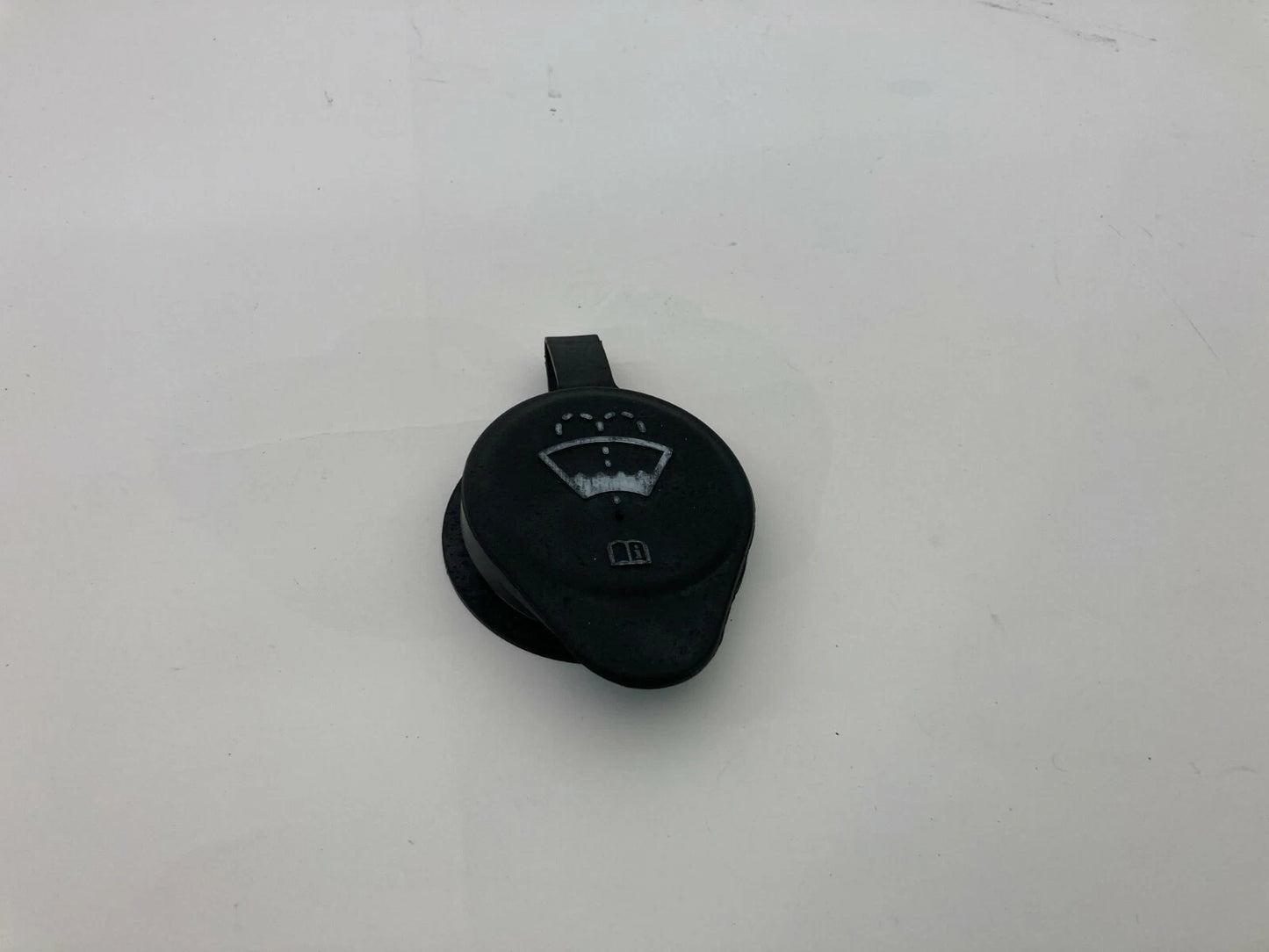 2002-2010 SATURN VUE WINDSHIELD WIPER FLUID TANK RESERVOIR COVER CAP OEM