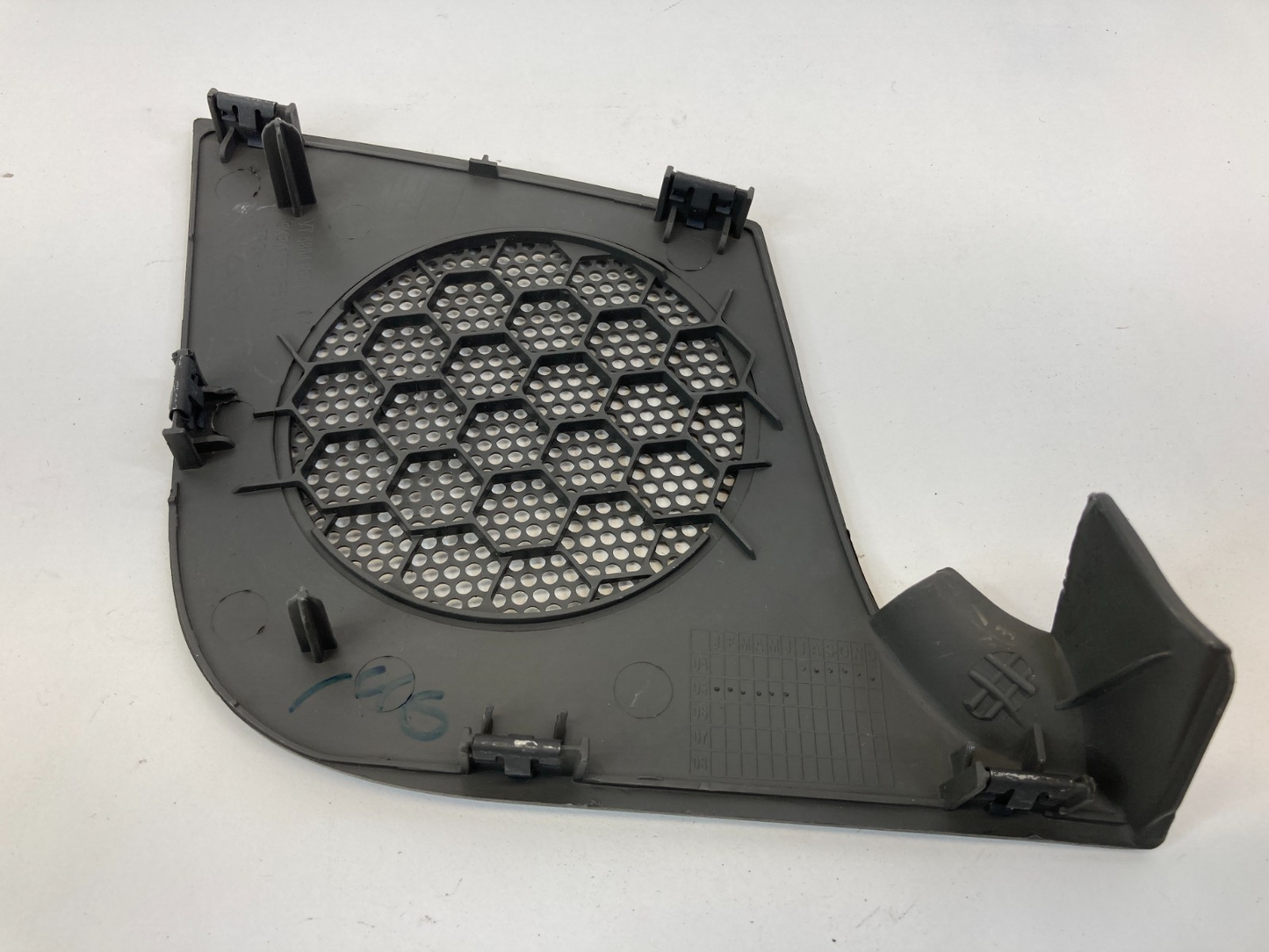 05-07 Jeep Grand Cherokee Front left Driver Side Dash Speaker Grille Cover Trim