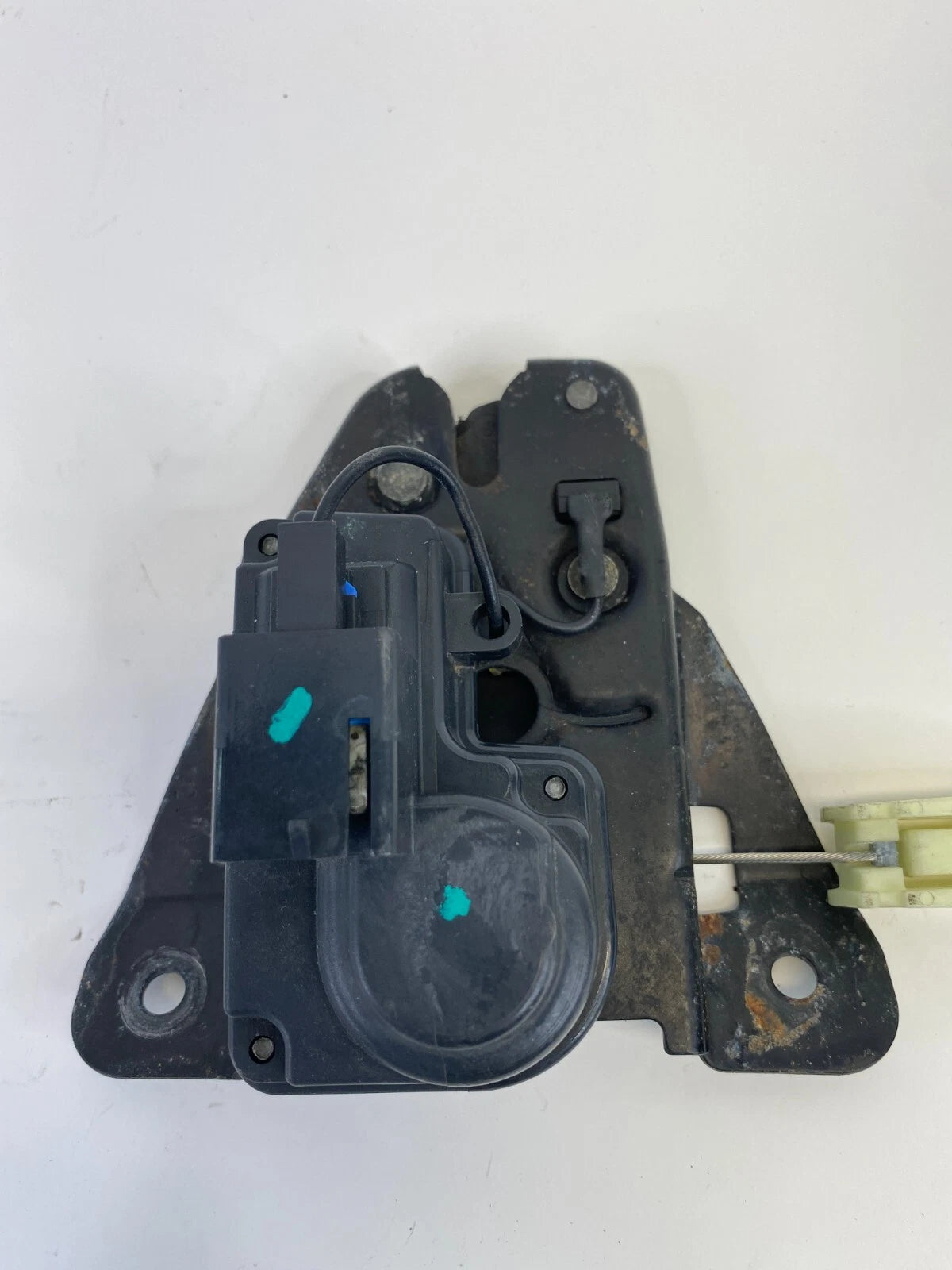 2008-2012 DODGE AVENGER TRUNK DECK LID LATCH LOCK ACTUATOR RELEASE HANDLE OEM