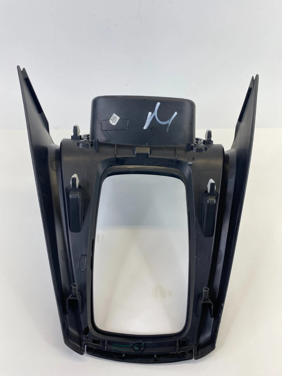 2014 2015 Ford Fiesta AT Gear Shift Shifter Surround Trim Bezel AE83-18D422-B