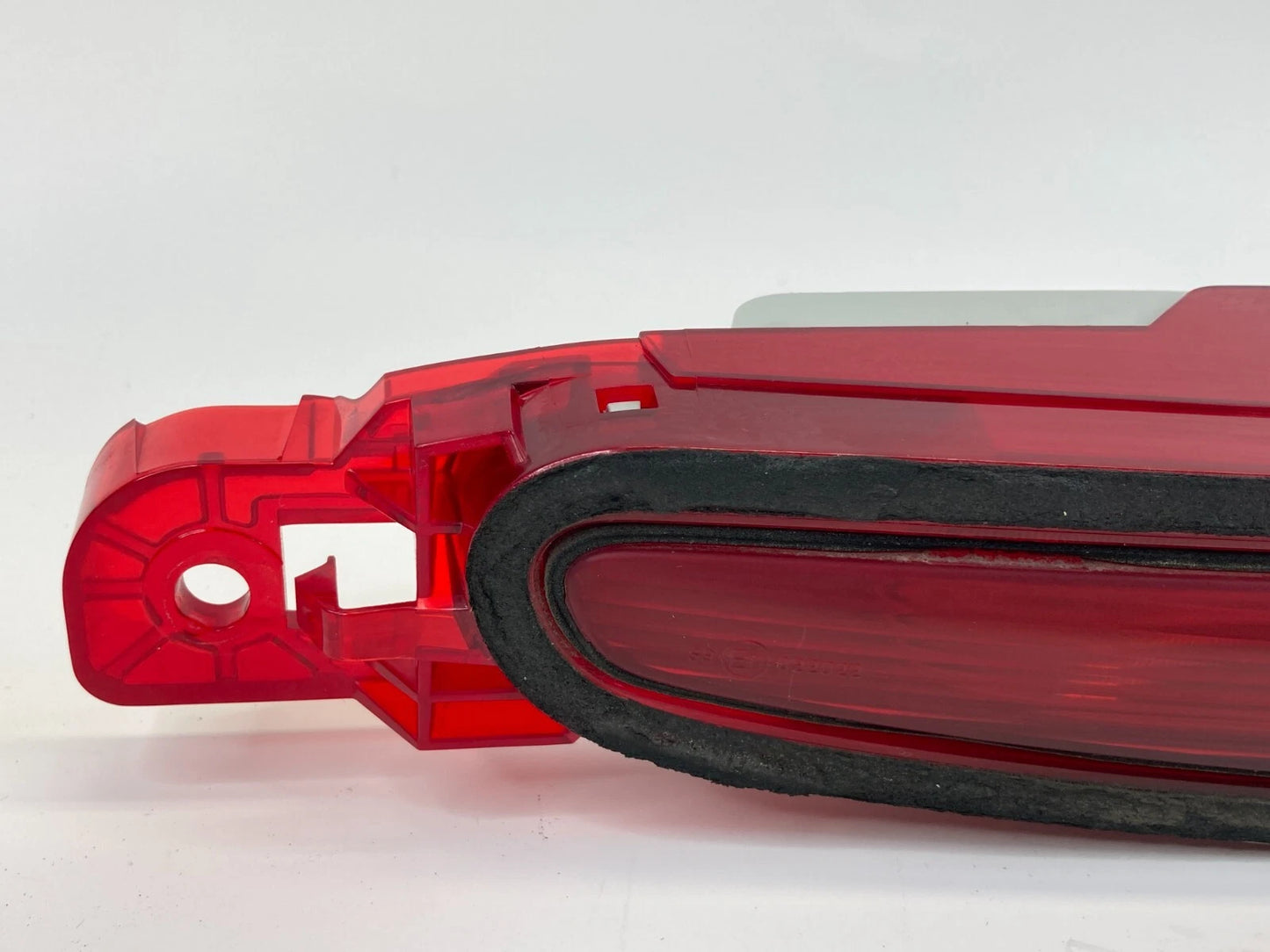 10 11 12 13 MAZDA 3 REAR THIRD 3RD BRAKE STOP LIGHT LAMP MOUNTED ASSY OEM