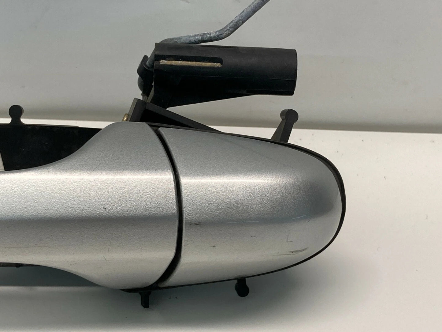 2004-2008 CHRYSLER PACIFICA EXTERIOR REAR LEFT SIDE DOOR HANDLE ASSEMBLY OEM