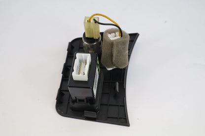 2012-2017 HYUNDAI ACCENT JACK AUX USB PORT CONNECTOR BEZEL ASSY 84621-1R200 OEM