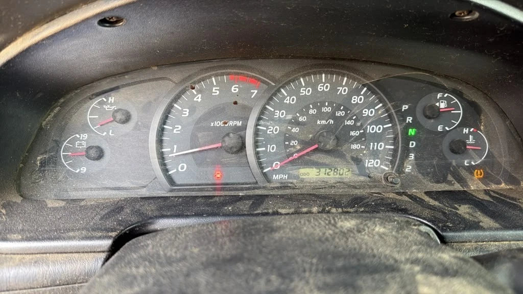 2005 2006 TOYOTA TUNDRA INSTRUMENT CLUSTER SPEEDOMETER 312K MILES OEM 838000C391