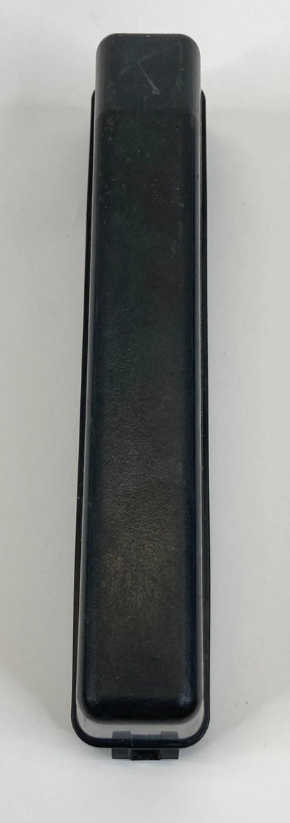 04-12 MITSUBISHI GALANT 2.4L AT ENGINE RELAY BOX COMPARTMENT CAP COVER MR502417