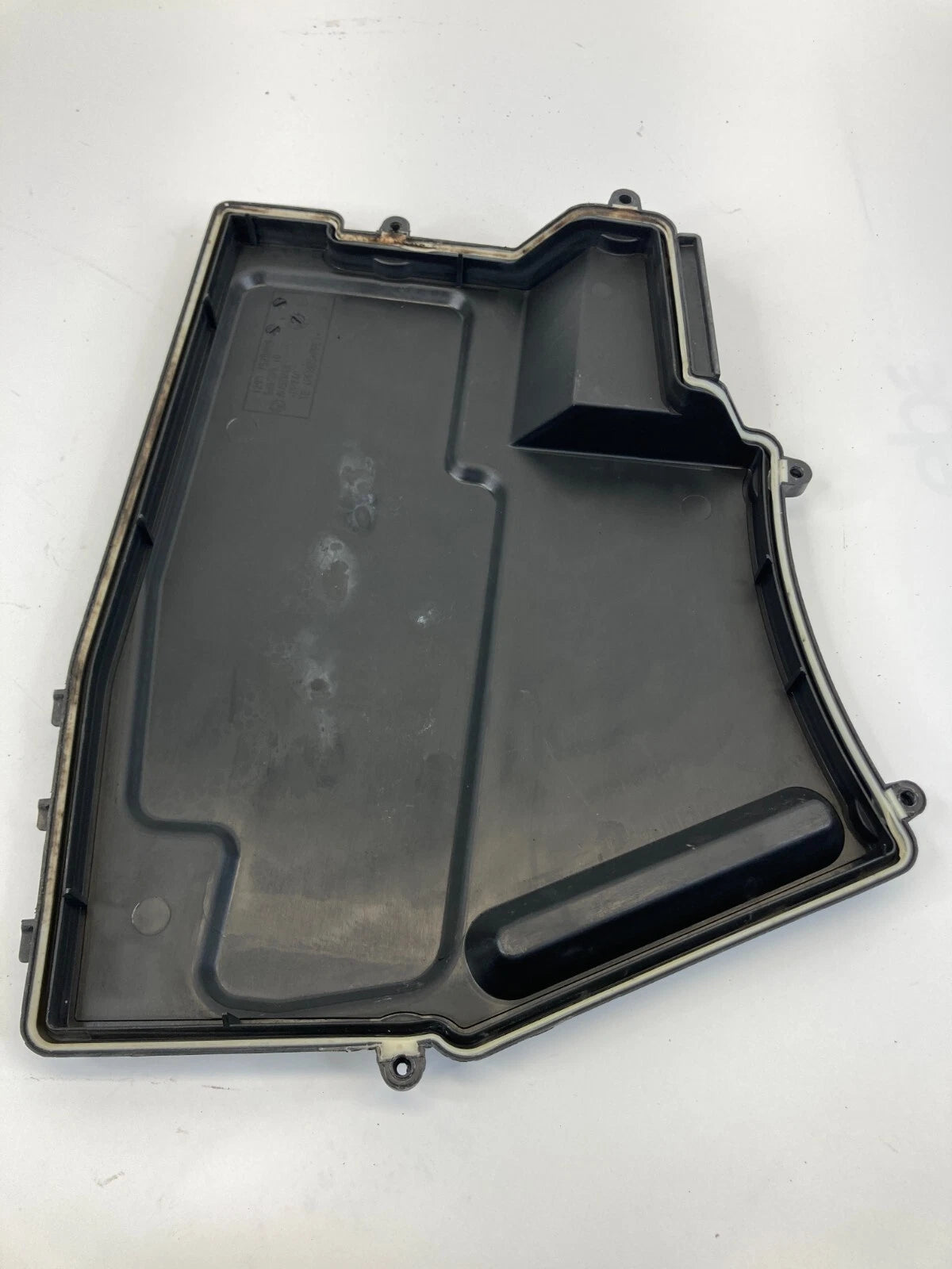 2004-2007 BMW 530I ENGINE ROOM JUNCTION FUSE BOX LID UPPER COVER 12-90-7-520-899