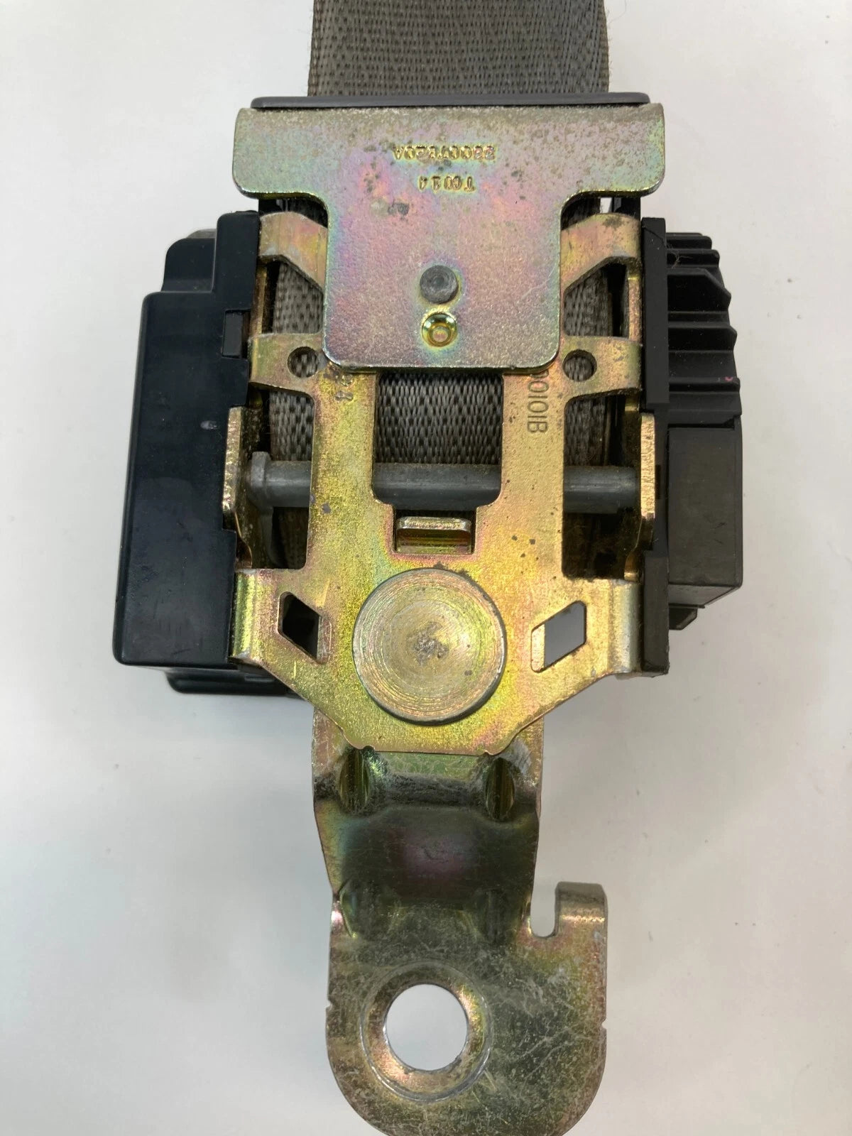 2001-2005 PONTIAC AZTEK FRONT LEFT SIDE SEAT BELT PRE TENSIONER RETRACTOR OEM