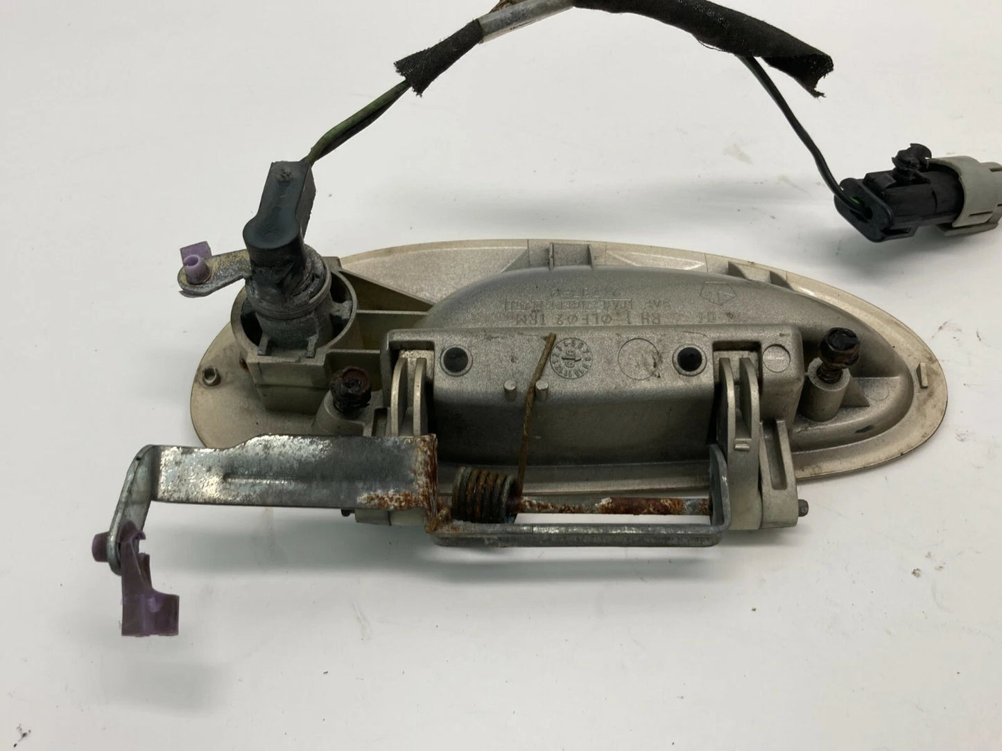 99-01 CHRYSLER LHS 01-04 300M CONCORDE FRONT RIGHT SIDE OUTER DOOR HANDLE OEM