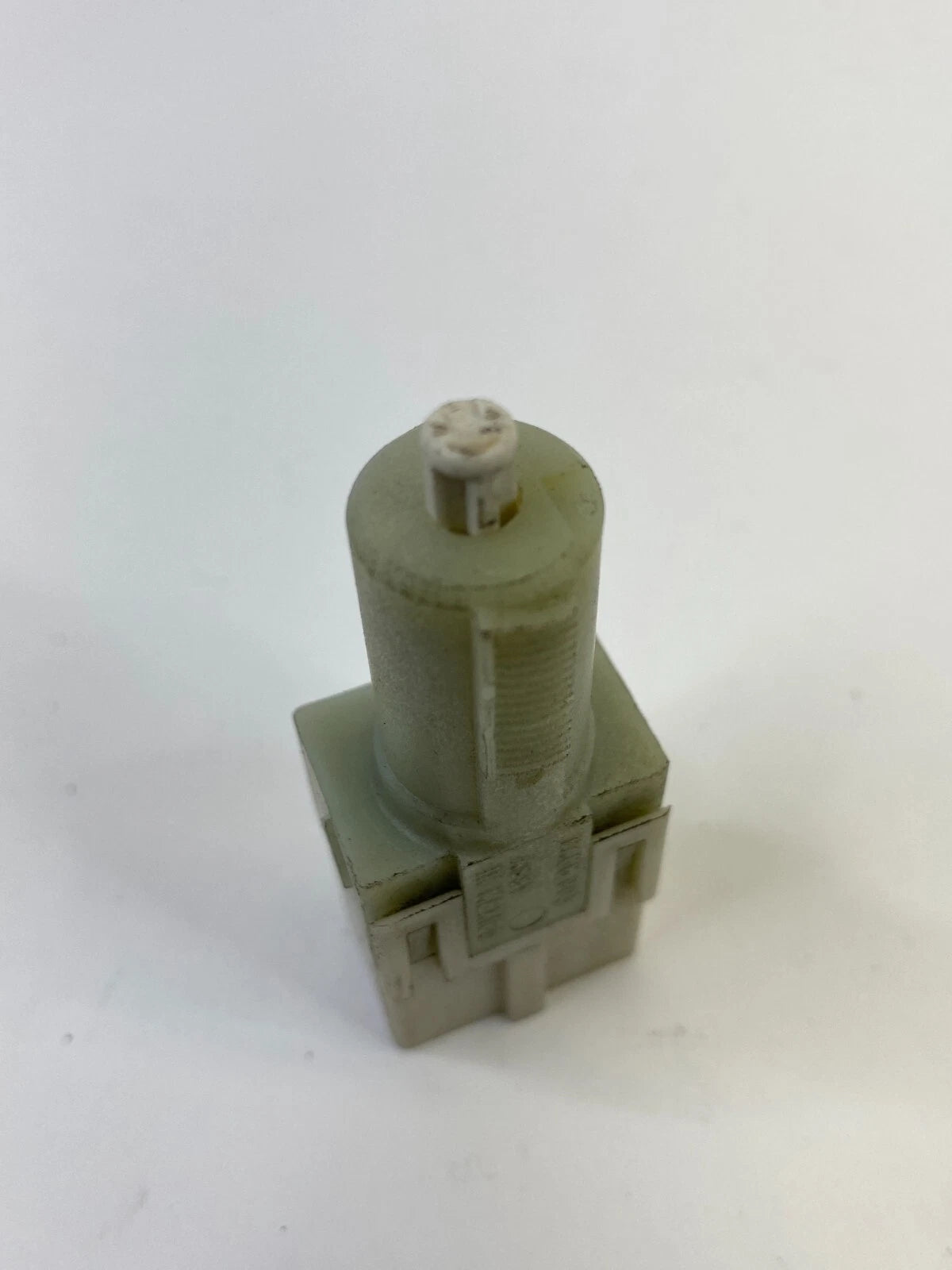 2008 2009 2010 SATURN VUE BRAKE LIGHT STOP LAMP SWITCH 96628565 OEM