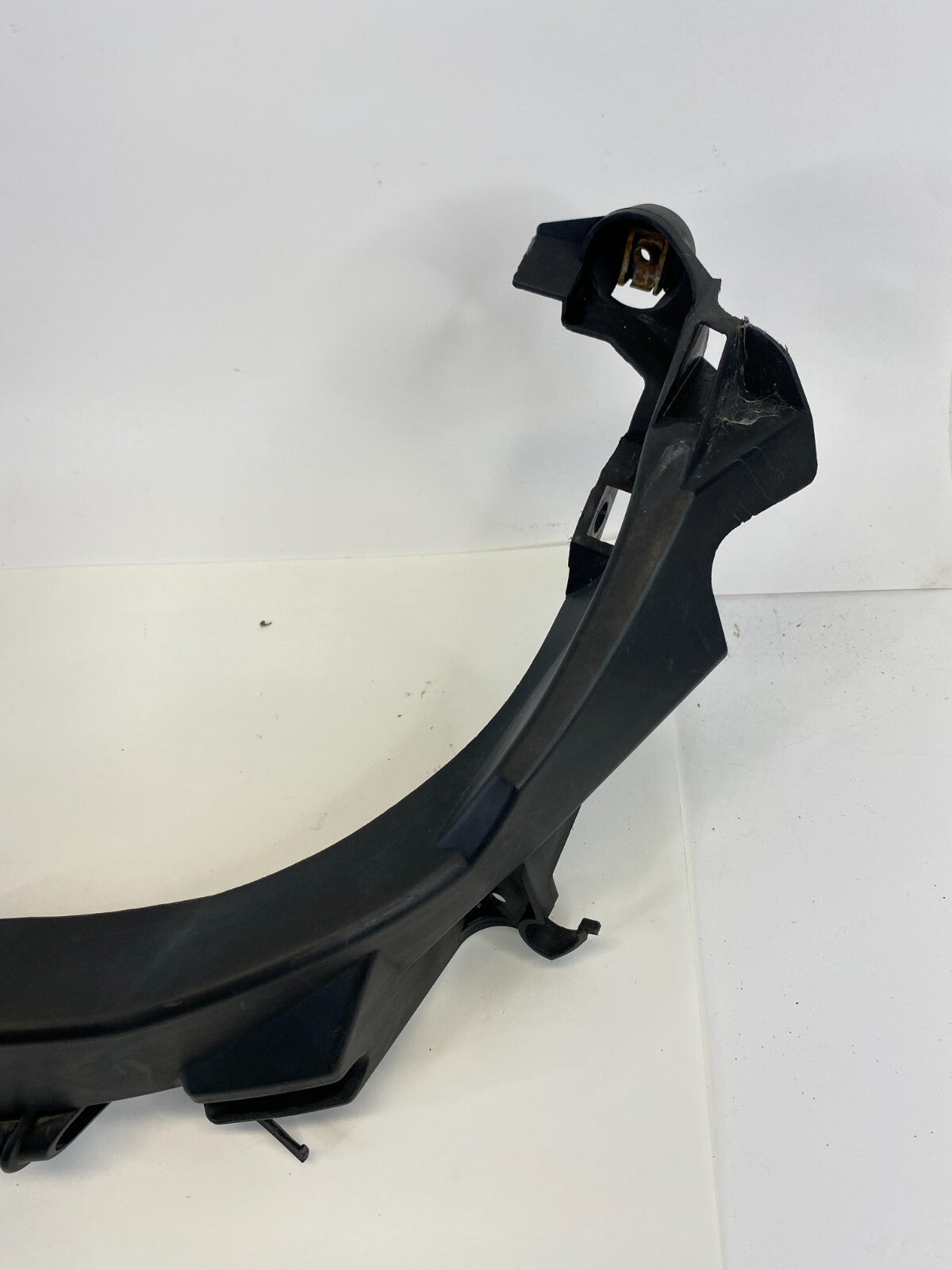 2006 06 BMW 330xi 330i Sedan Left Headlight Lamp Mount Bracket 51117116707 OEM