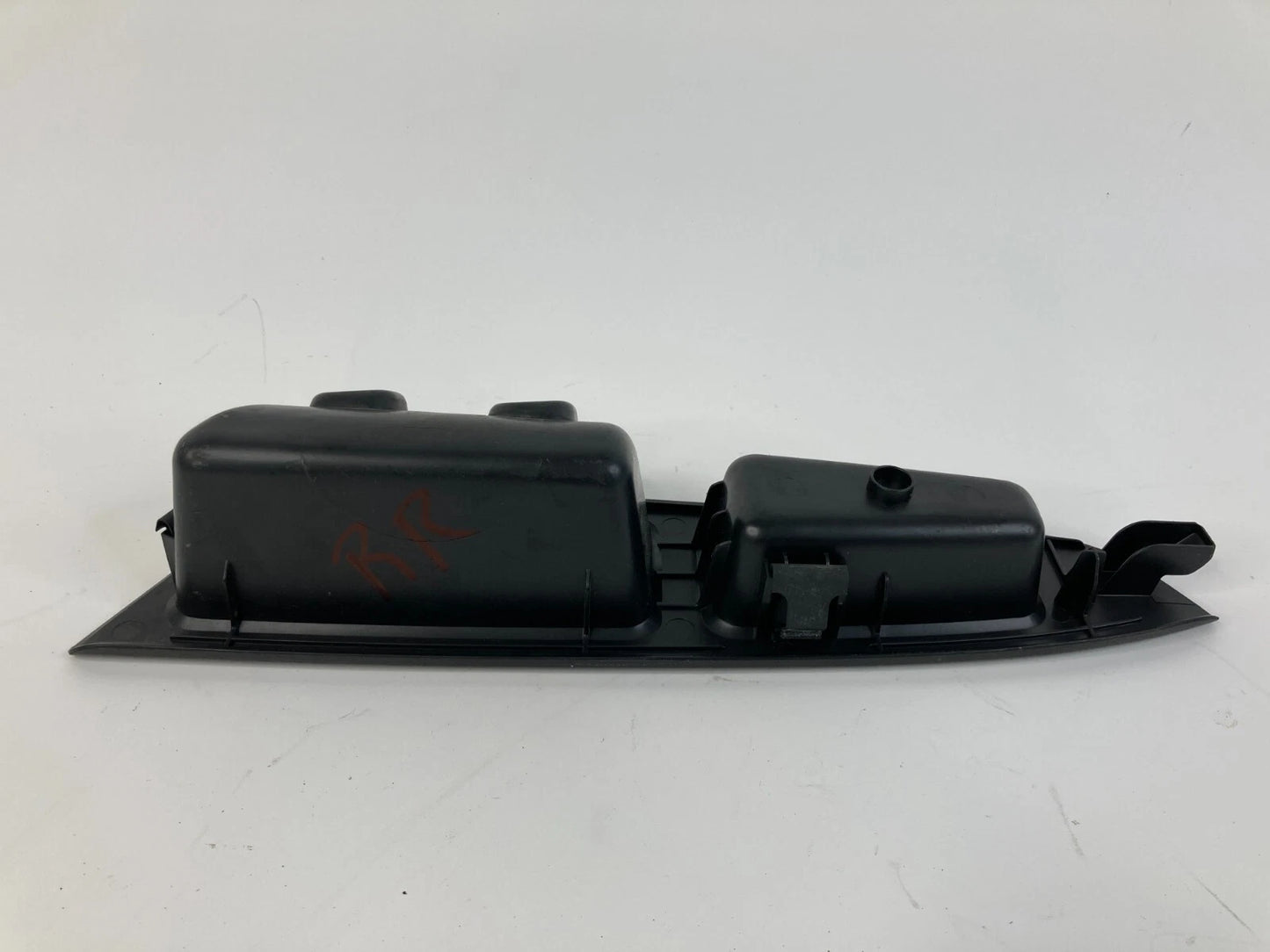 2006-2013 CHEVY IMPALA REAR RIGHT SIDE DOOR PULL HANDLE COVER BEZEL 1799354