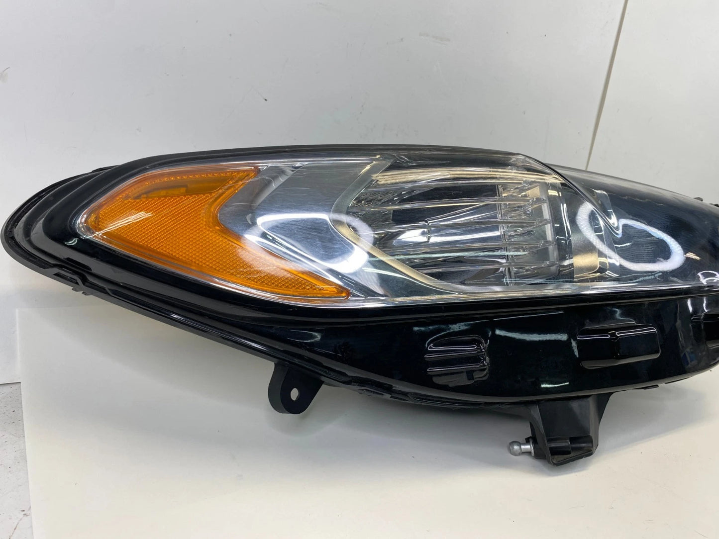2013-2016 FORD FUSION FRONT RIGHT PASSENGER HEADLIGHT HEADLAMP OEM