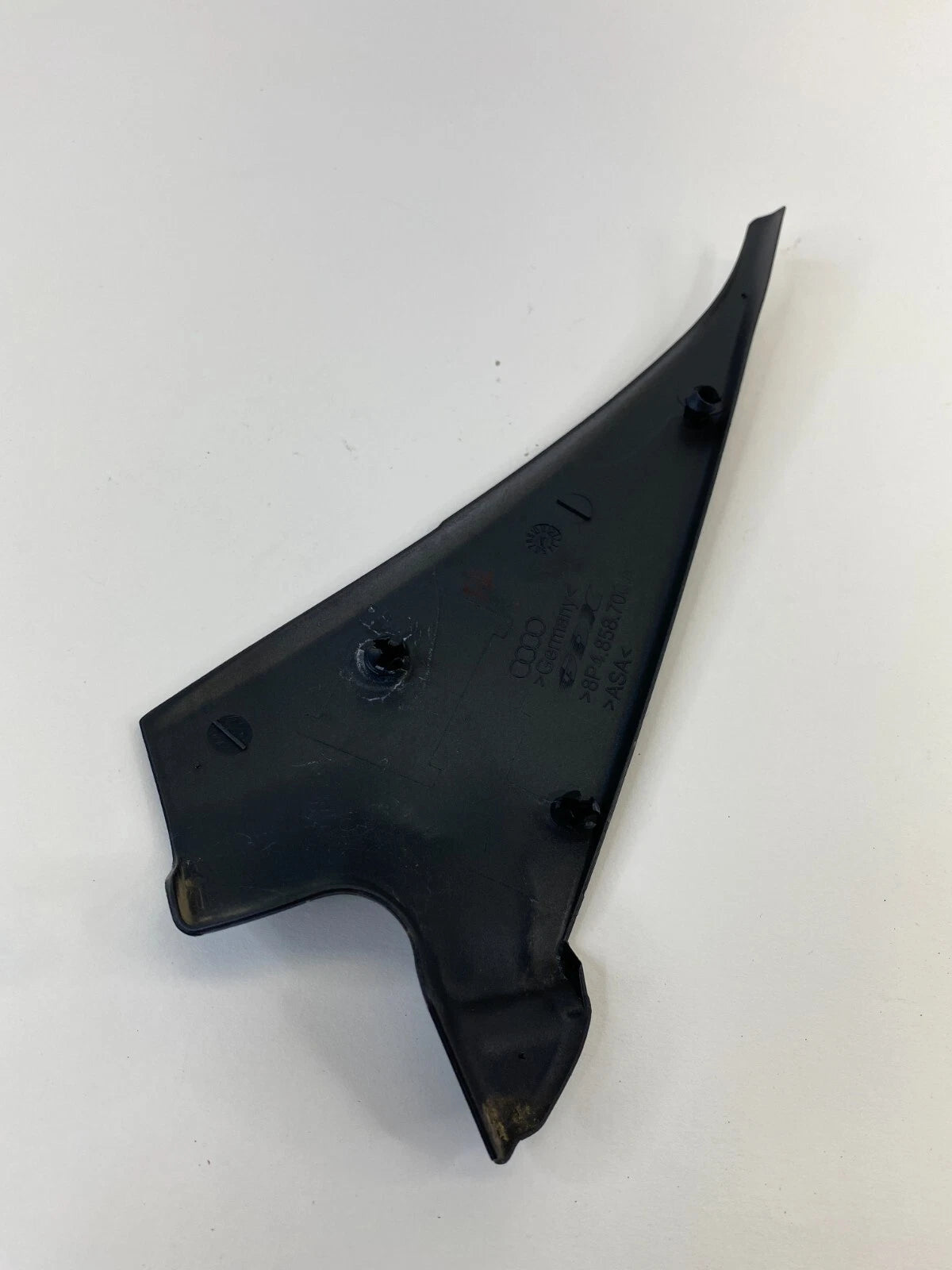 06-13 AUDI A3 FRONT RIGHT SIDE INTERIOR DOOR CORNER COVER TRIM 8P4-858-706A OEM