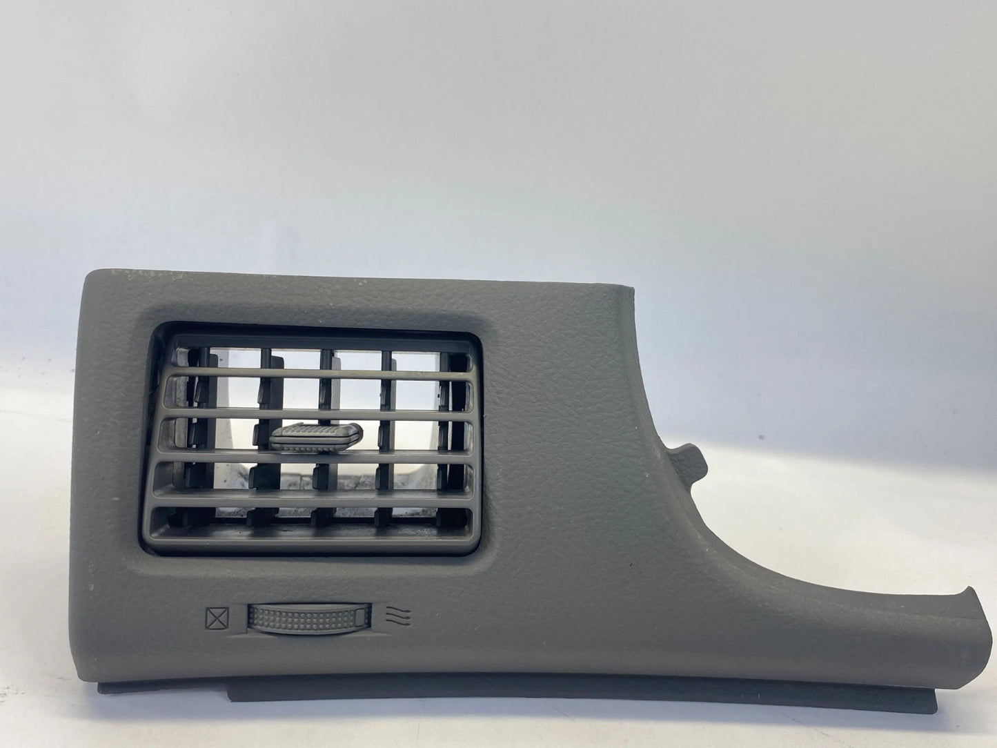 2004-2010 TOYOTA SIENNA FRONT DASH LEFT A/C AIR VENT GRILLE DUCT 55650-AE010 OEM