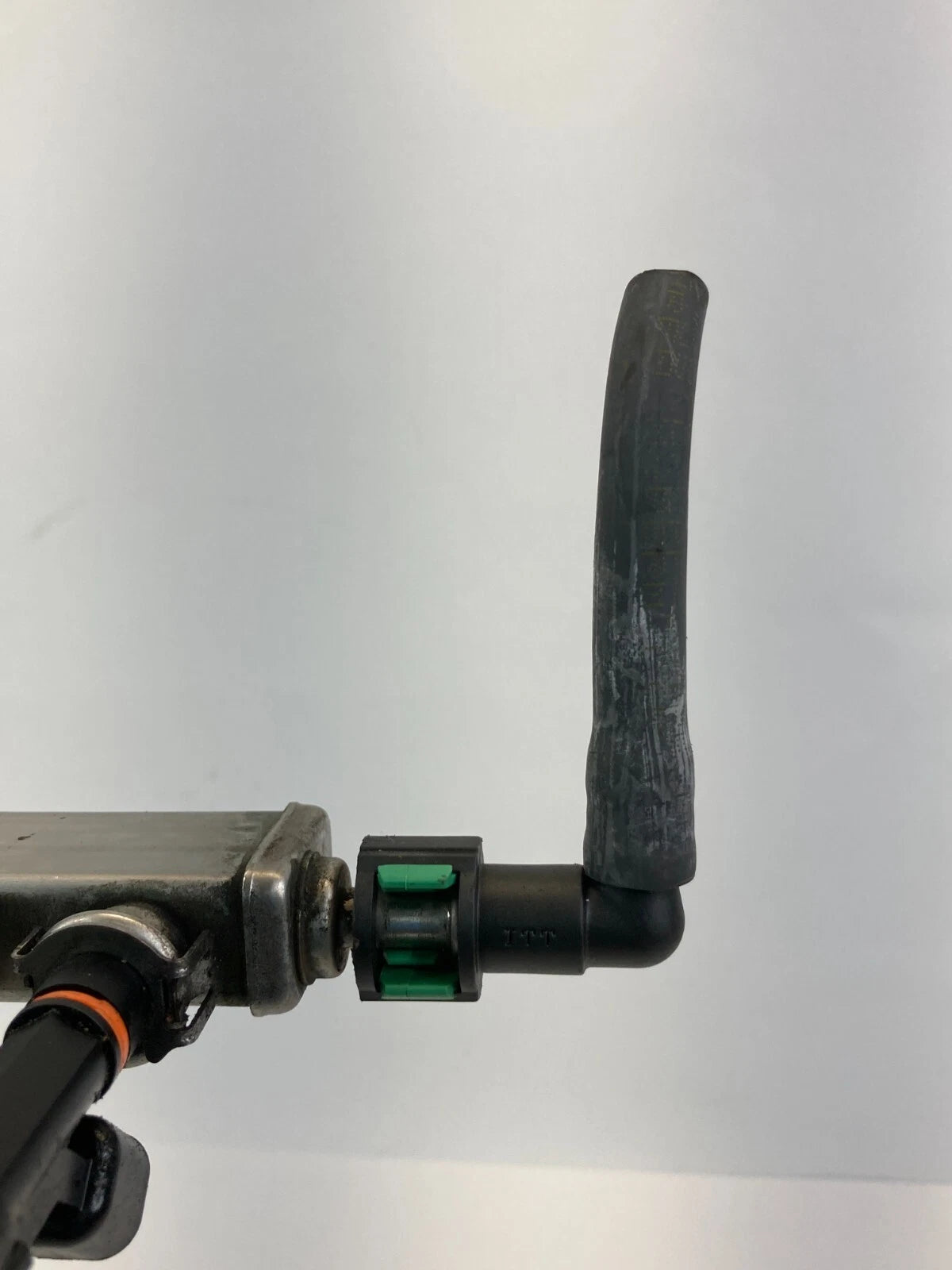 2008-2011 FORD FOCUS 2.0L L4 AUTO TRANS FUEL INJECTION RAIL WITH INJECTORS OEM