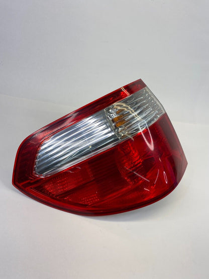 2005-2007 Honda Odyssey Rear Left Driver Side Tail Light Outer Taillight Lamp