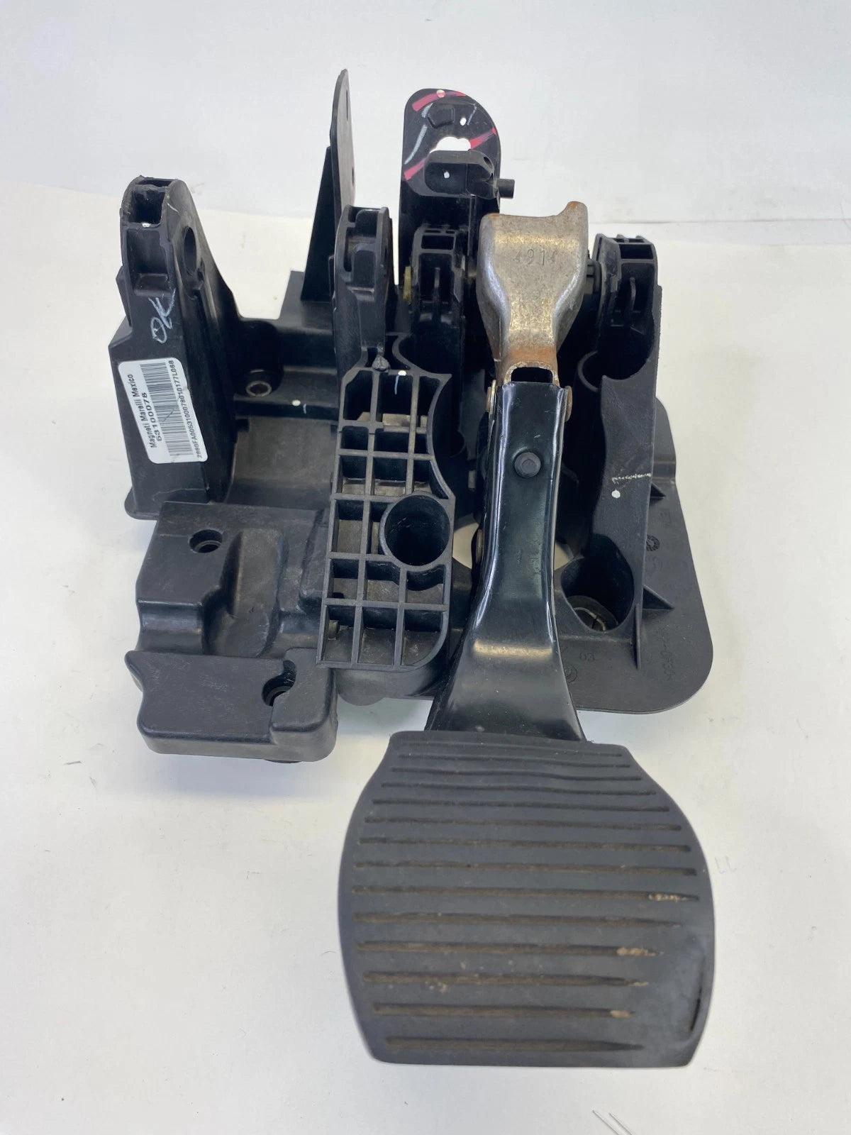 2015-2019 Fiat 500 1.4L Automatic Transmission Brake Pedal & Bracket 53100078
