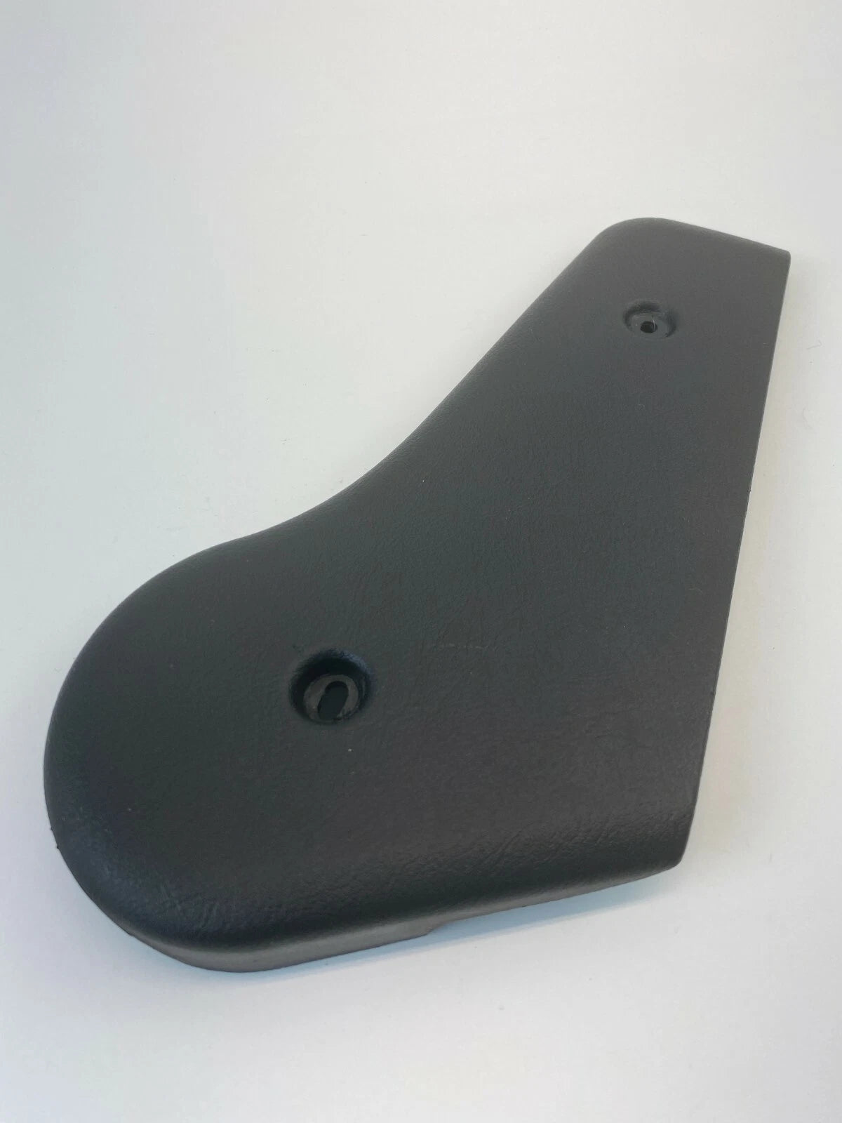 2004-2006 KIA AMANTI FRONT LEFT DRIVER SIDE LOWER SEAT COVER TRIM 88177-3F000