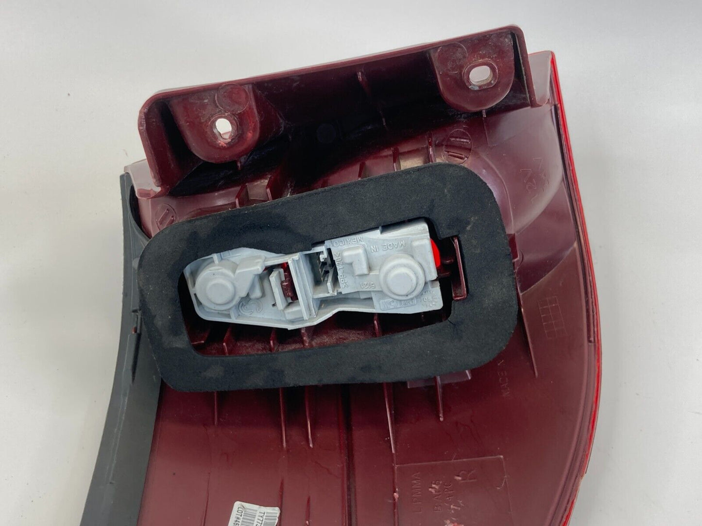 2004 2005 Toyota Sienna Right Side Tail Light Lamp Taillight Quarter Panel Assy