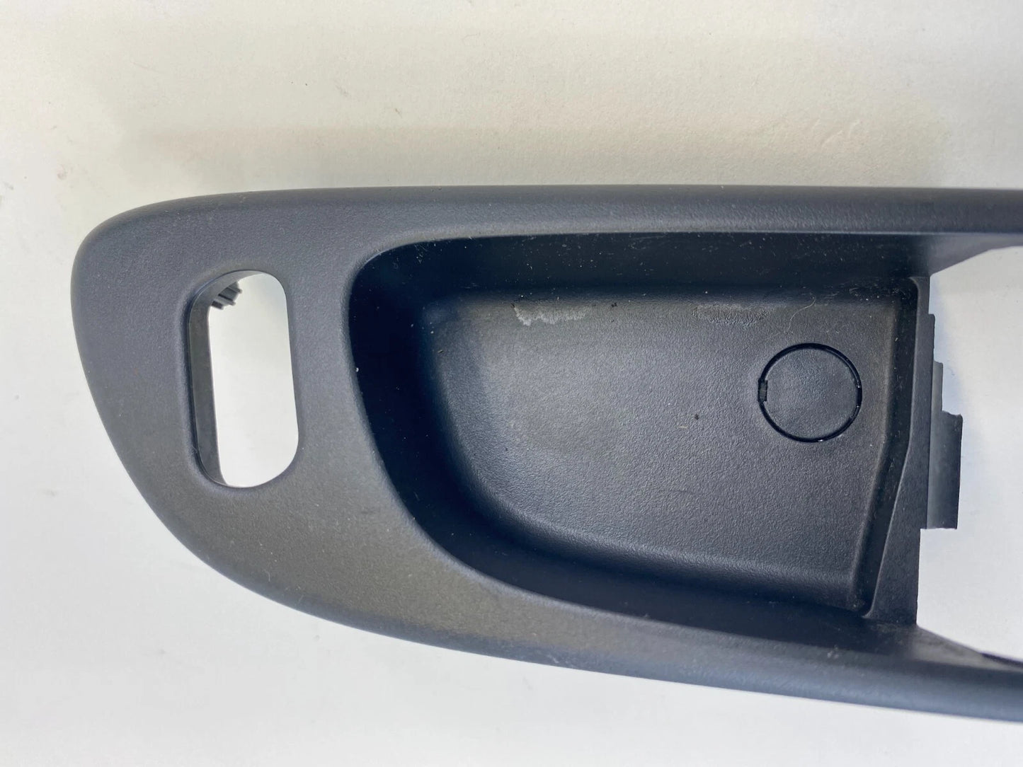 2003-2009 MAZDA 3 MAZDA3 HATCHBACK 5-DR FRONT RIGHT SIDE DOOR HANDLE COVER BEZEL