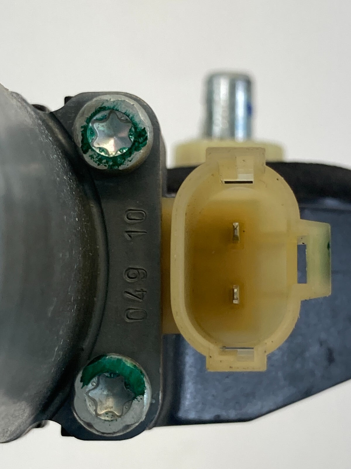 2011-2014 Hyundai Sonata Sedan Front Right Side Door Window Motor 82460-3Q00 OEM