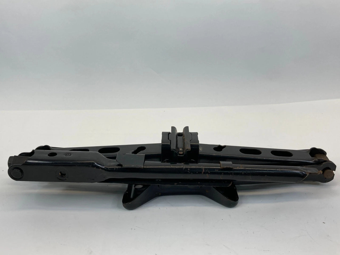 2001-2005 PONTIAC AZTEK EMERGENCY SPARE TIRE JACK TOOL KIT OEM